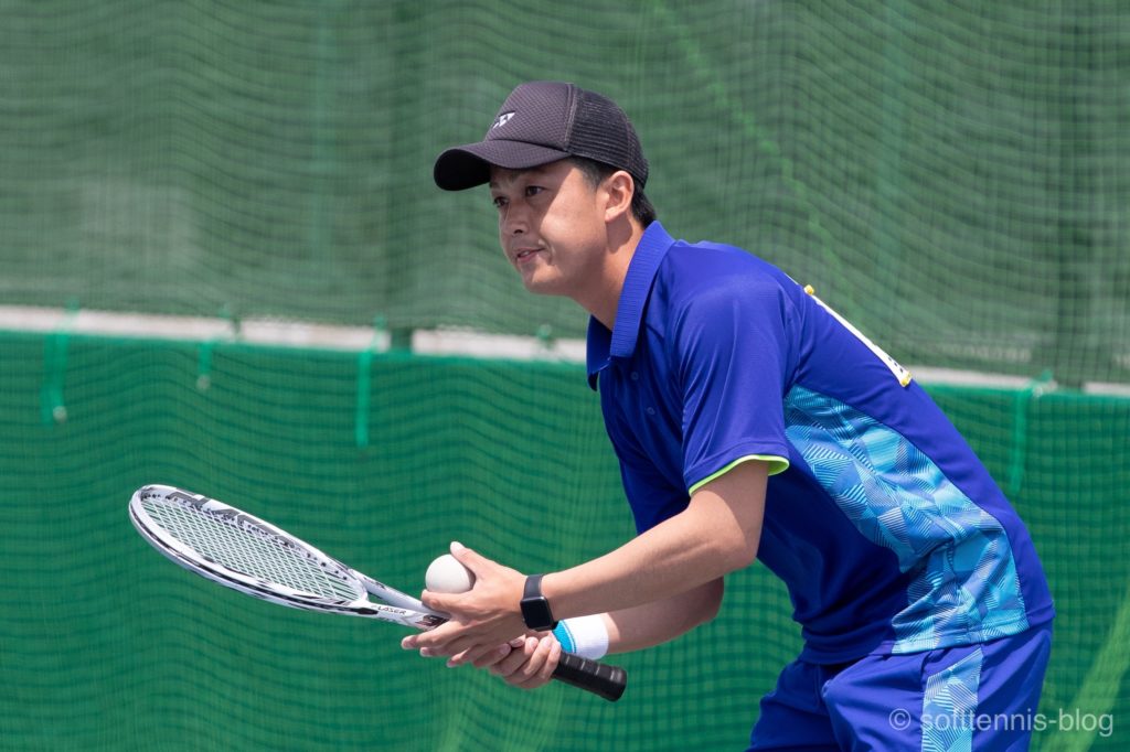 ソフトテニス選手が着用している腕時計（スポーツウォッチ、スマートウォッチ）の画像