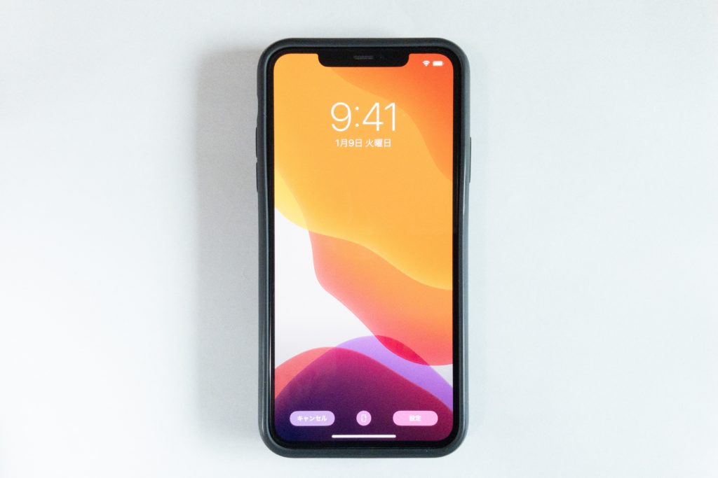 iPhoneの純正スマートバッテリーケース（Smart Battery Case with Wireless Charging）の画像