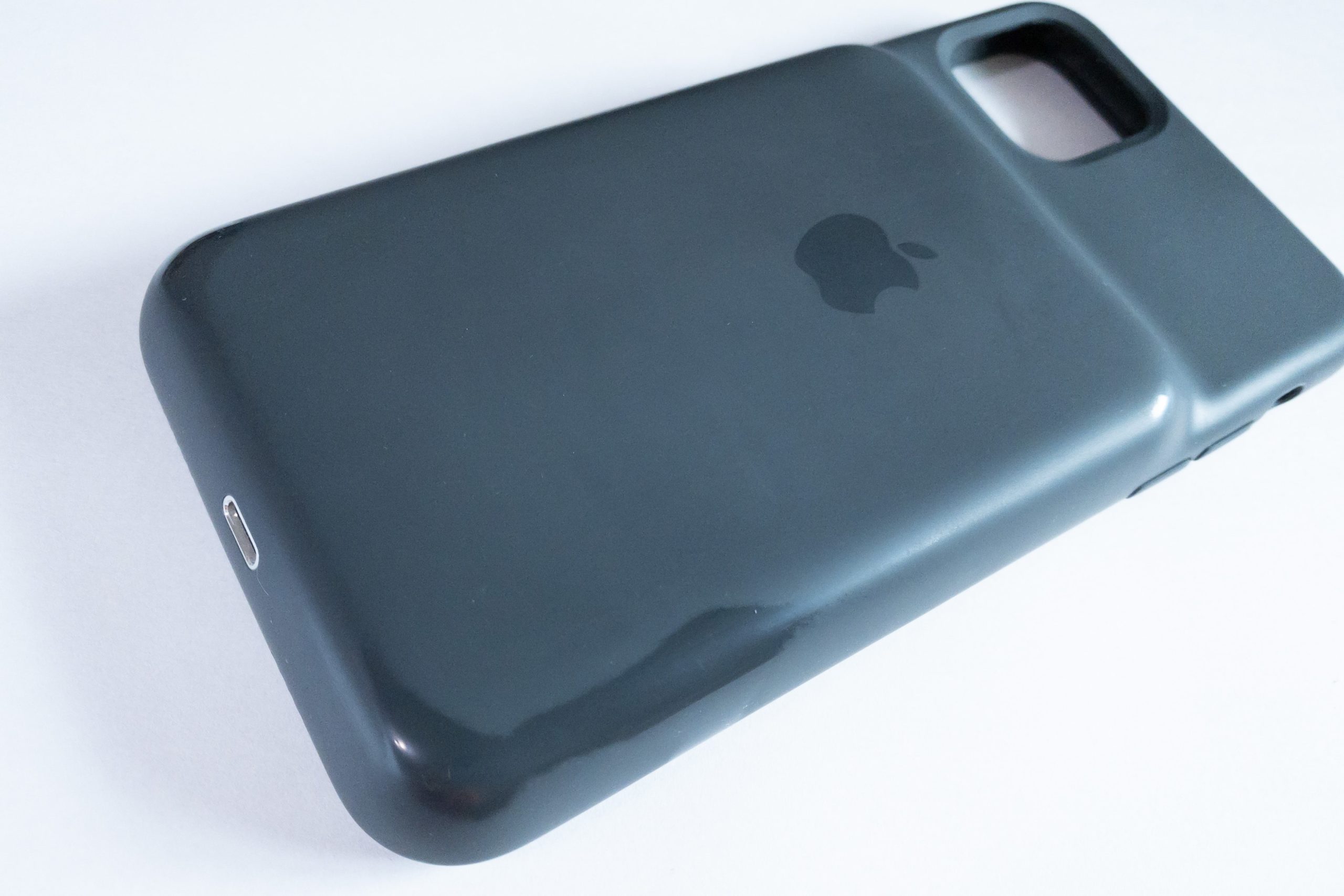 iPhoneのSmart Battery Caseをレビュー！【磨耗するから要注意 
